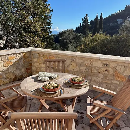 Horti , 333 Steps From Bay *